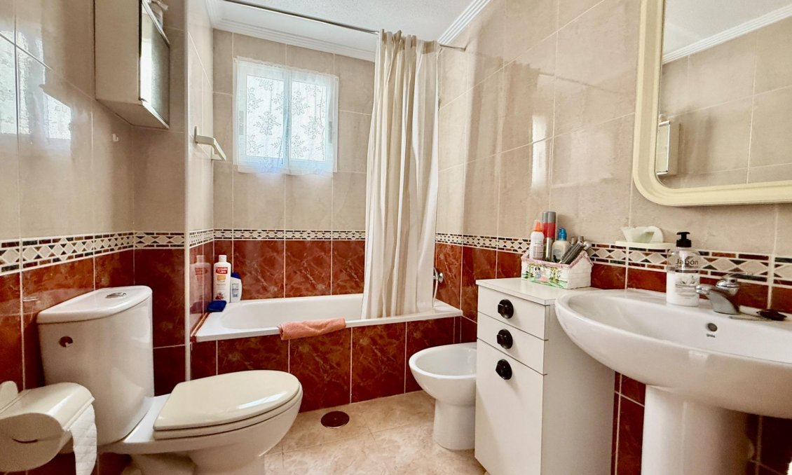 Wiederverkauf - Wohnung -
Torrevieja - PARQUE DE LAS NACIONES