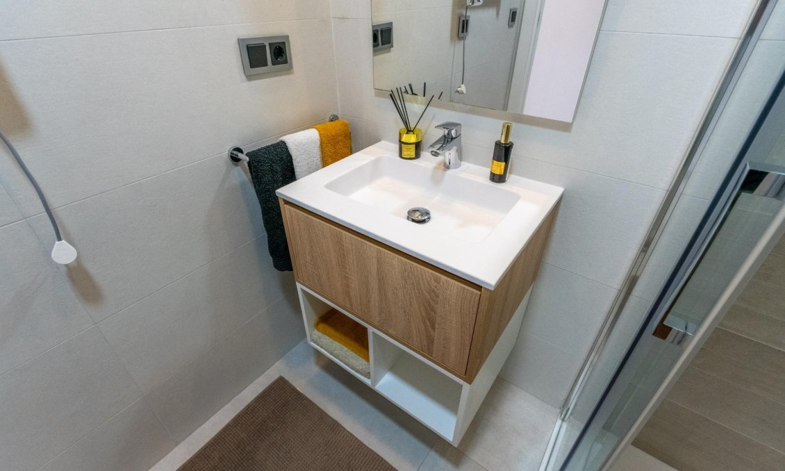Segunda mano - Apartamento -
Benidorm - Playa de Poniente