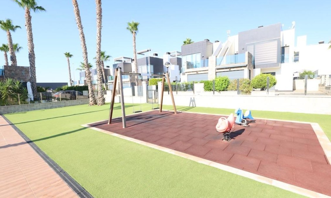 Segunda mano - Town House -
Orihuela Costa - Costa Blanca