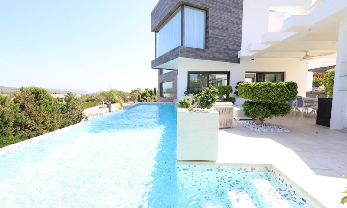 Segunda mano - Villa -
Jávea - Costa Blanca