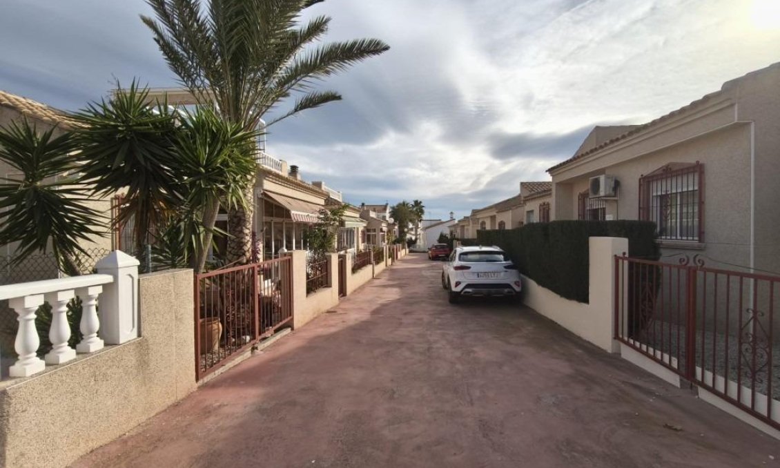 Segunda mano - Villa -
Algorfa - Comunidad Valenciana