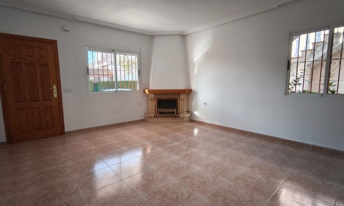 Segunda mano - Villa -
Algorfa - Comunidad Valenciana