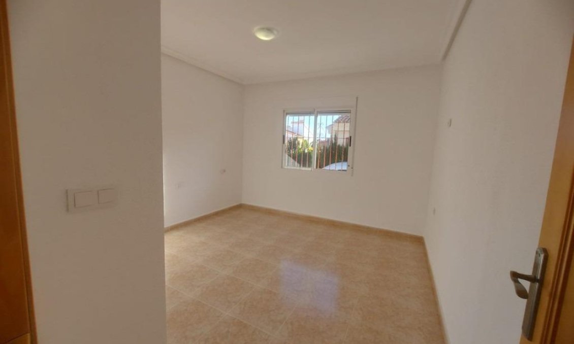 Segunda mano - Villa -
Algorfa - Comunidad Valenciana