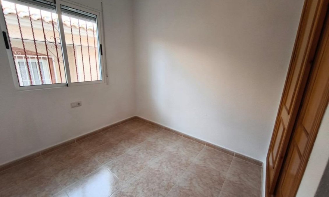 Segunda mano - Villa -
Algorfa - Comunidad Valenciana