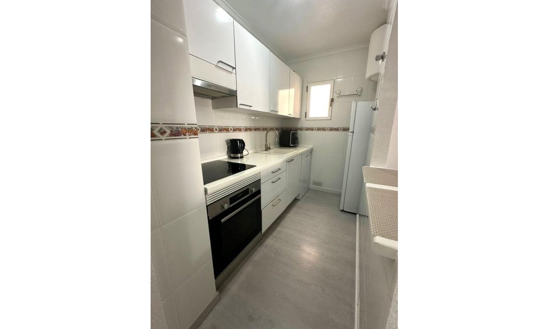Segunda mano - Apartamento -
Torrevieja - Centro