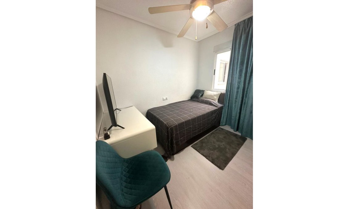 Segunda mano - Apartamento -
Torrevieja - Centro