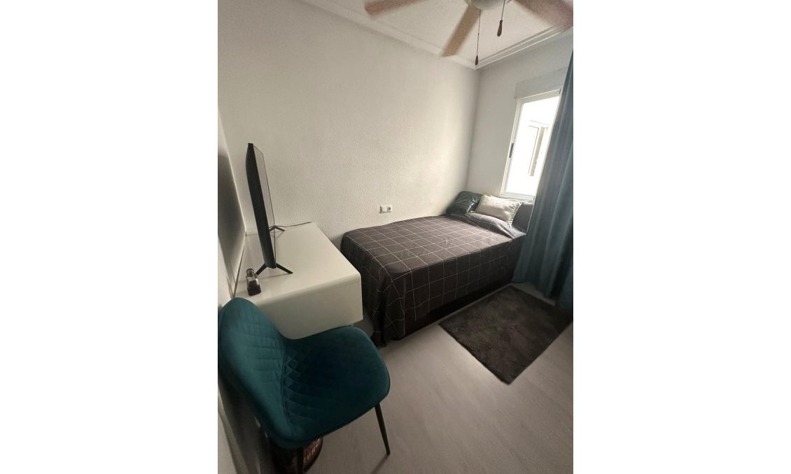 Segunda mano - Apartamento -
Torrevieja - Centro