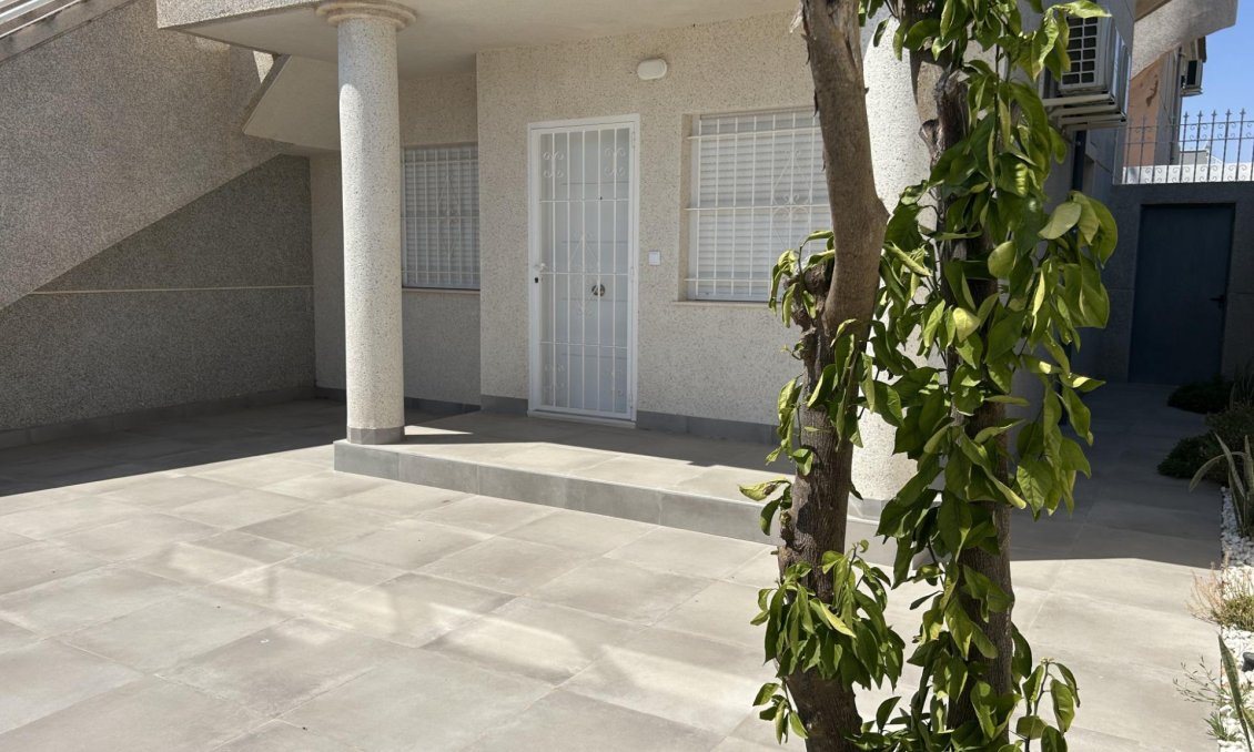 Segunda mano - Bungalow -
Torrevieja - El Chaparral