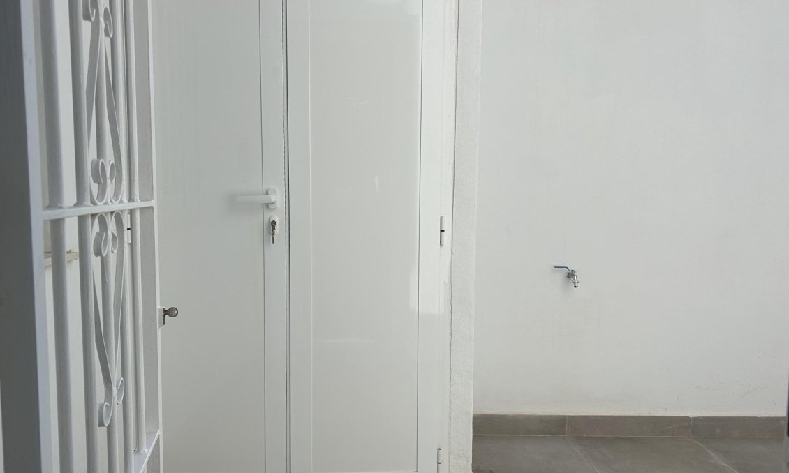 Segunda mano - Bungalow -
Torrevieja - El Chaparral