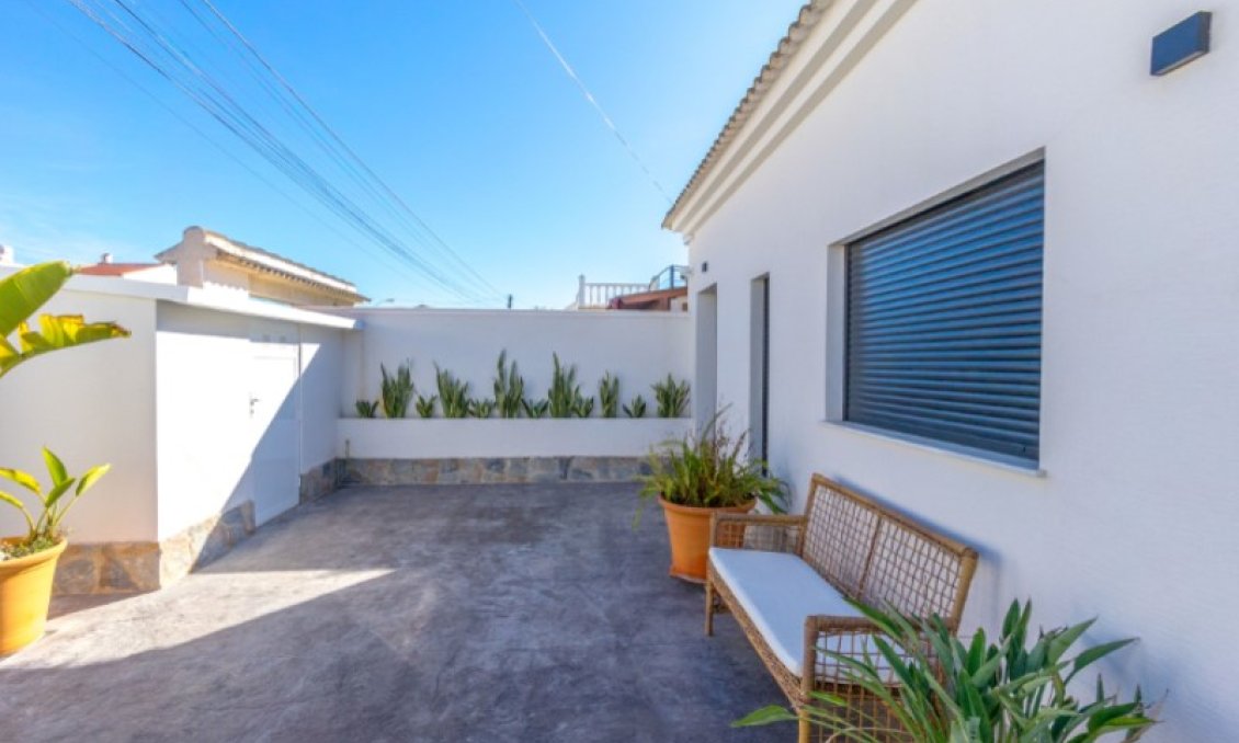 Segunda mano - Villa -
Torrevieja - Costa Blanca