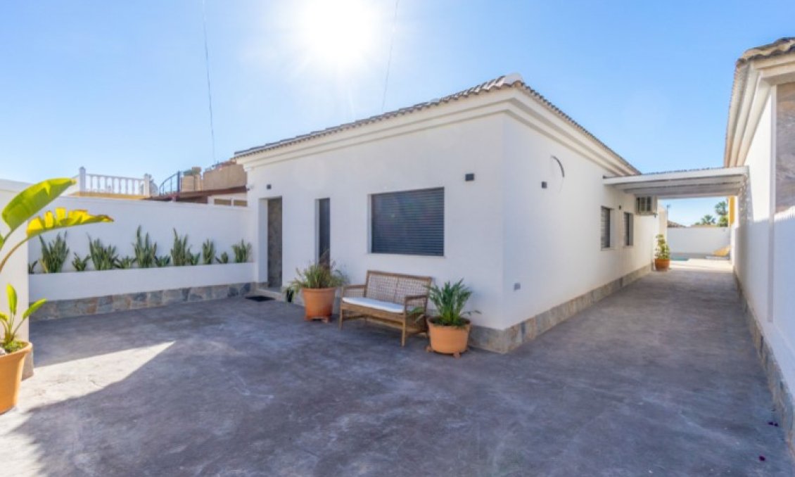 Segunda mano - Villa -
Torrevieja - Costa Blanca