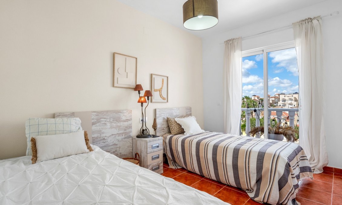 Segunda mano - Villa -
Orihuela Costa - Costa Blanca