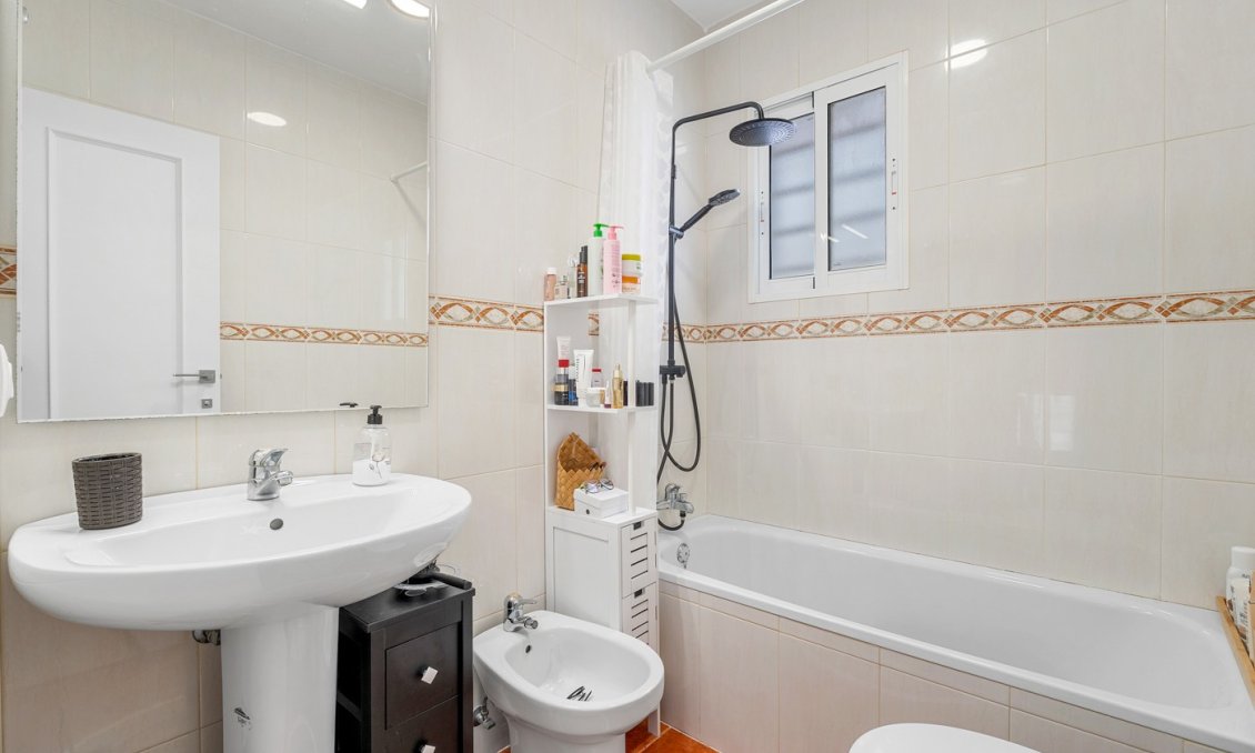 Segunda mano - Villa -
Orihuela Costa - Costa Blanca