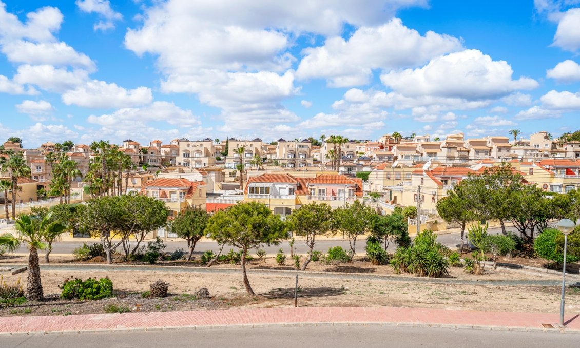 Segunda mano - Villa -
Orihuela Costa - Costa Blanca
