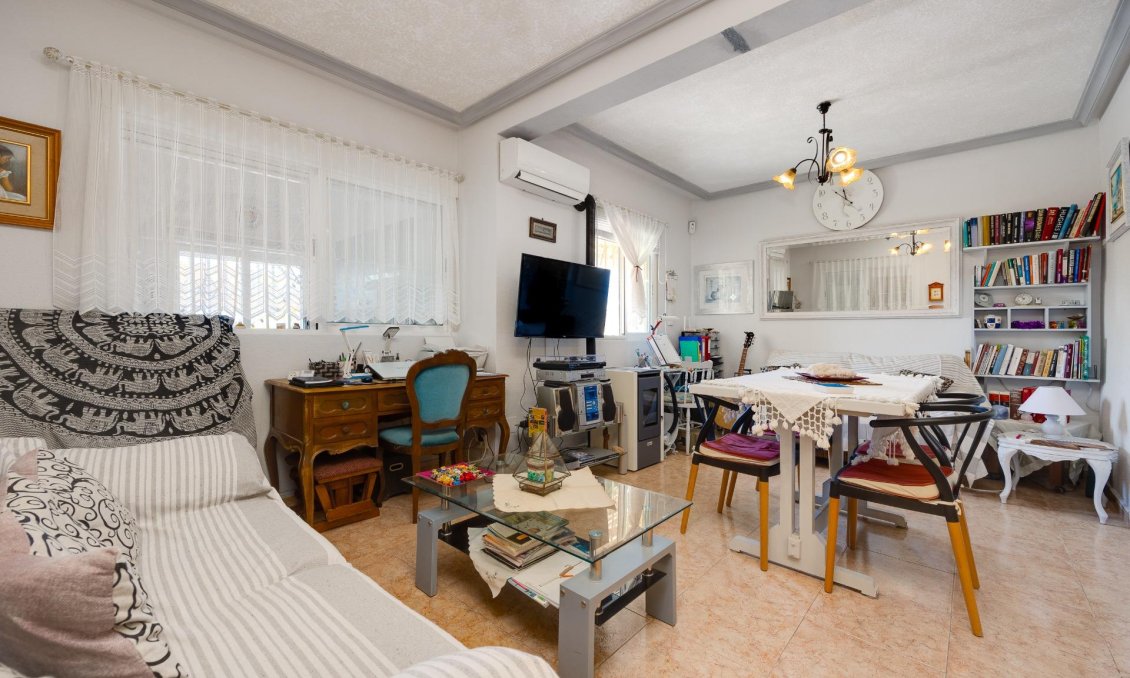 Segunda mano - Villa -
Torrevieja - Los Angeles
