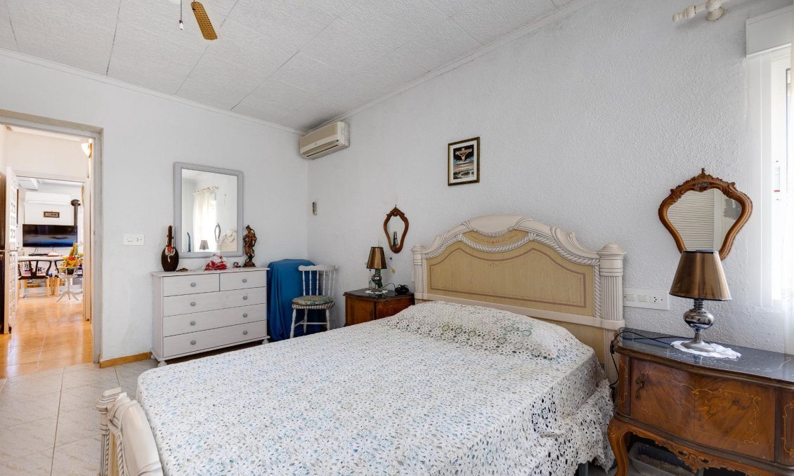 Segunda mano - Villa -
Torrevieja - Los Angeles
