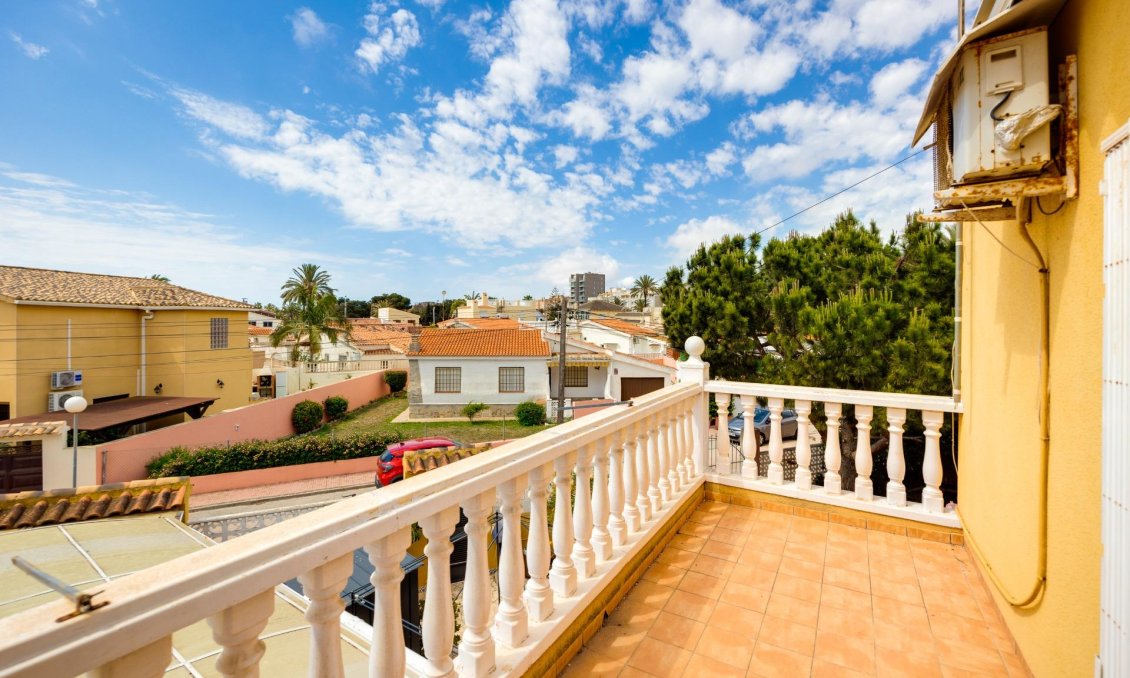 Segunda mano - Villa -
Torrevieja - Los Angeles