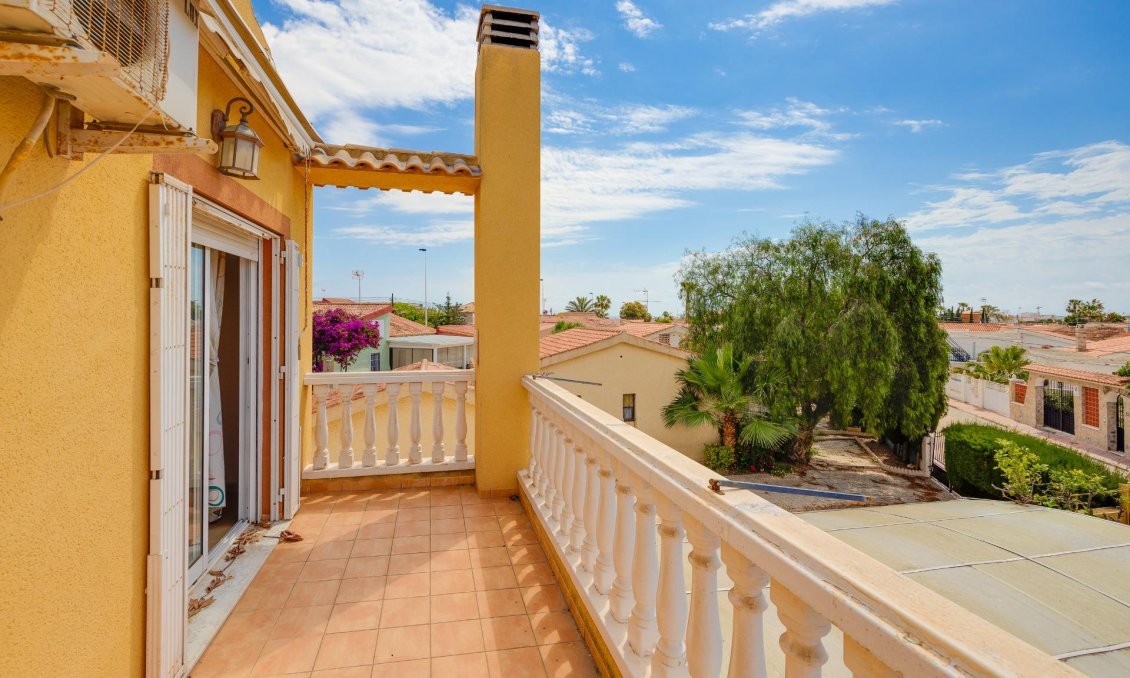 Segunda mano - Villa -
Torrevieja - Los Angeles