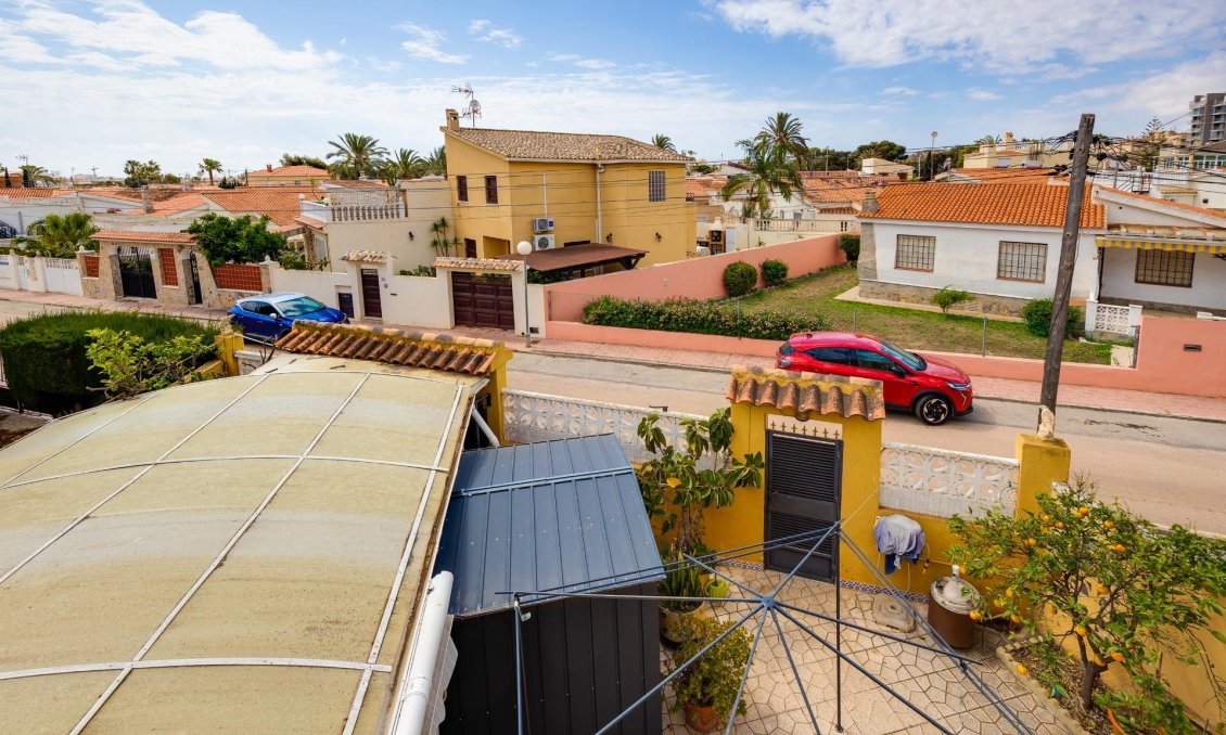 Segunda mano - Villa -
Torrevieja - Los Angeles