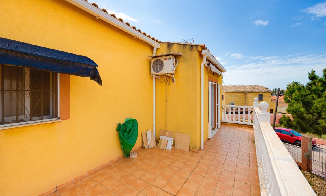 Segunda mano - Villa -
Torrevieja - Los Angeles