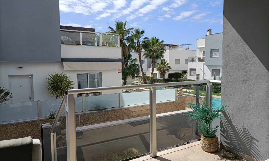 Wiederverkauf - Bungalow -
Orihuela Costa - Costa Blanca