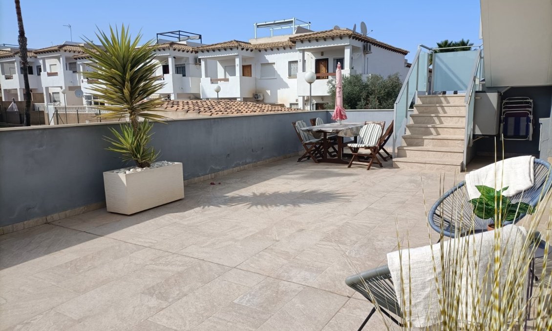 Wiederverkauf - Bungalow -
Orihuela Costa - Costa Blanca