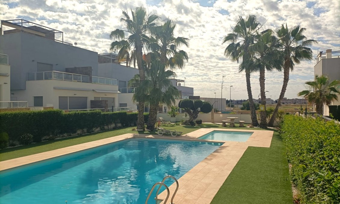 Wiederverkauf - Bungalow -
Orihuela Costa - Costa Blanca
