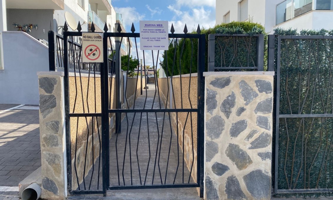 Wiederverkauf - Bungalow -
Orihuela Costa - Costa Blanca