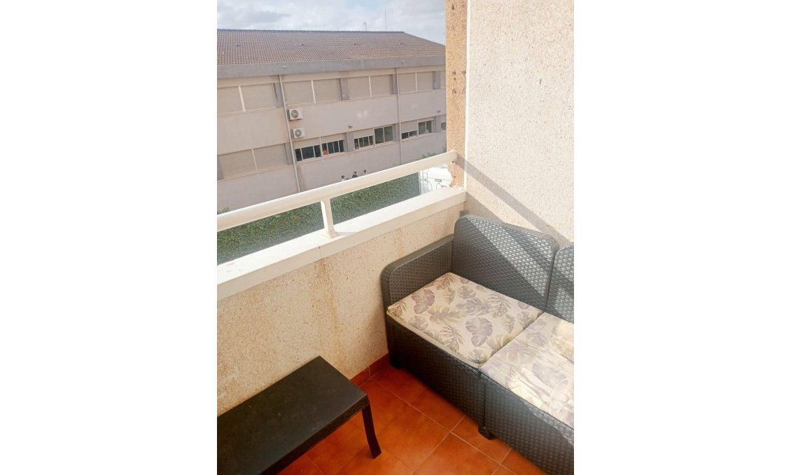 Segunda mano - Apartamento -
Torrevieja - Centro