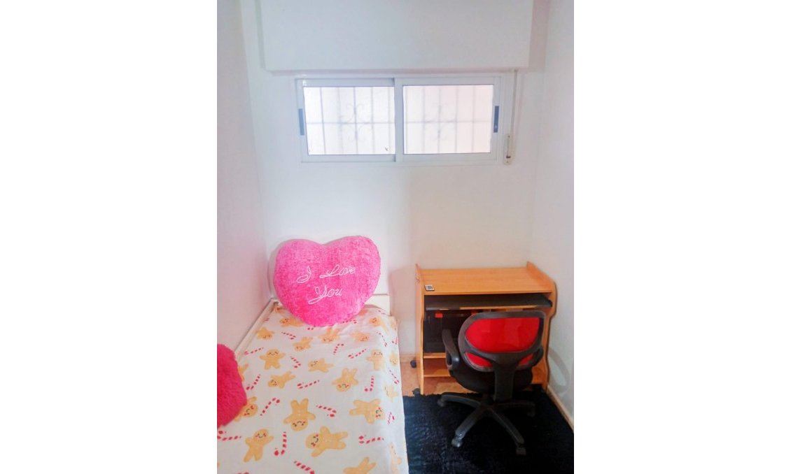 Segunda mano - Apartamento -
Torrevieja - Centro