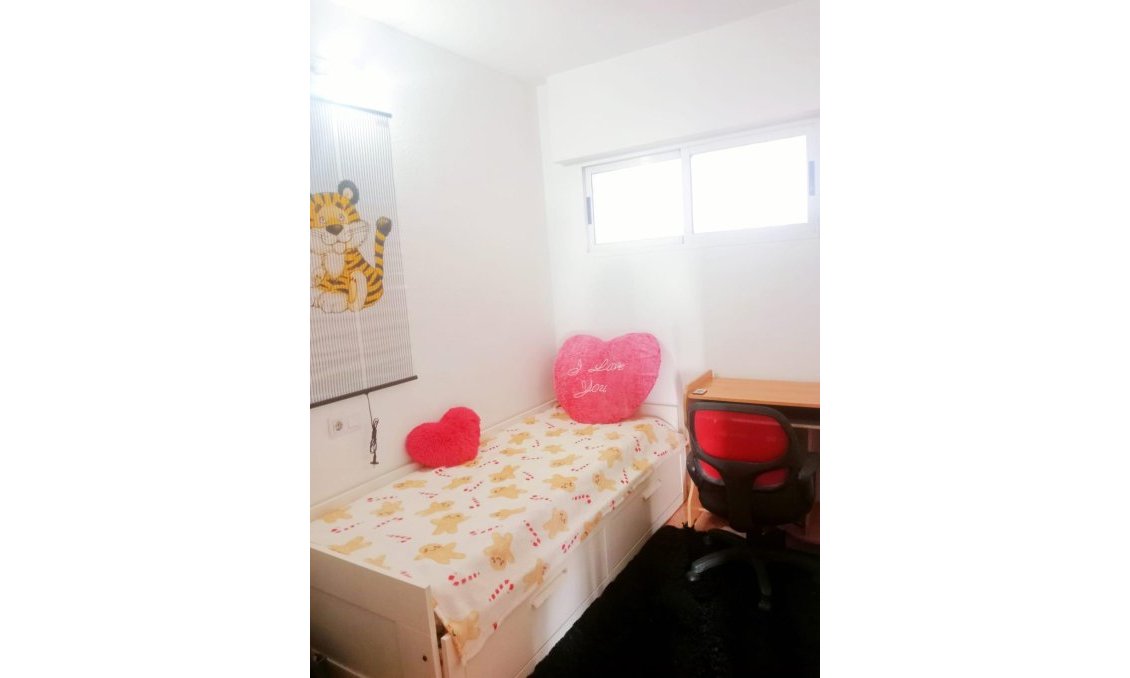 Segunda mano - Apartamento -
Torrevieja - Centro
