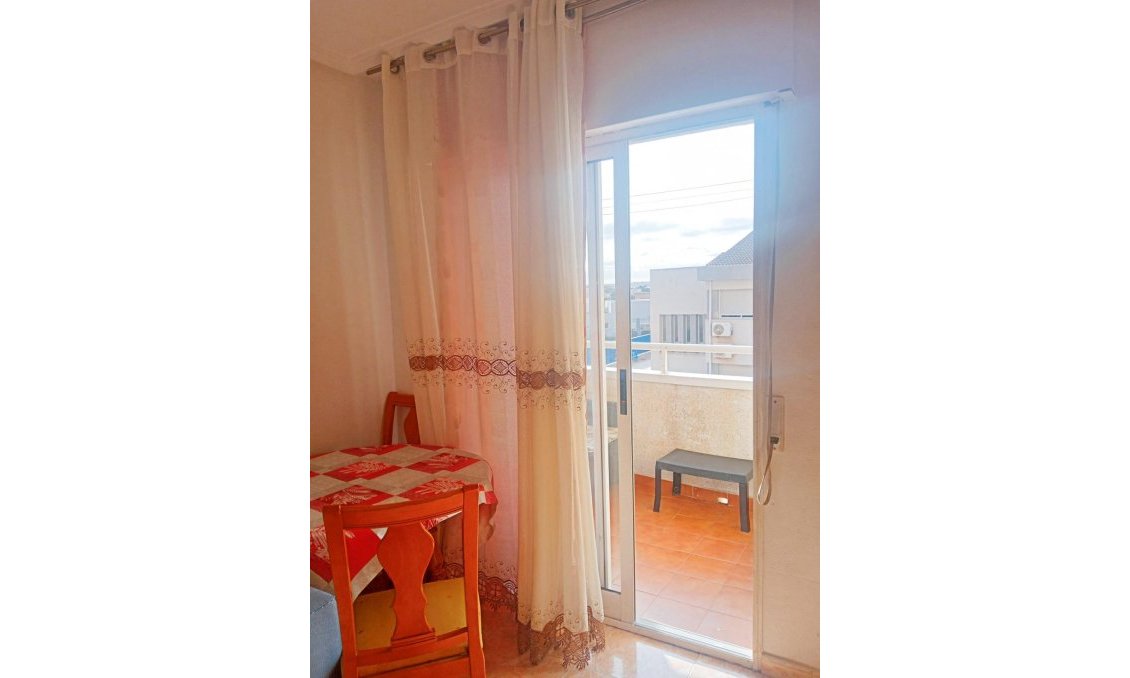 Segunda mano - Apartamento -
Torrevieja - Centro