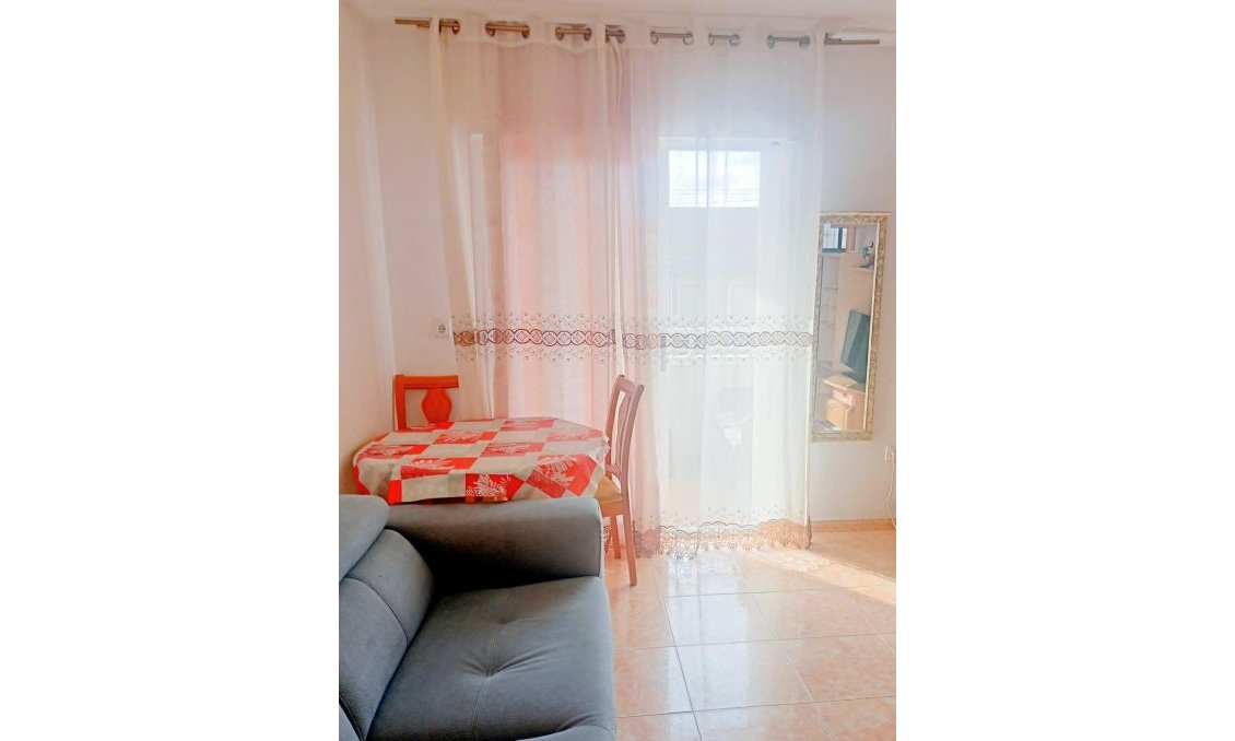 Segunda mano - Apartamento -
Torrevieja - Centro