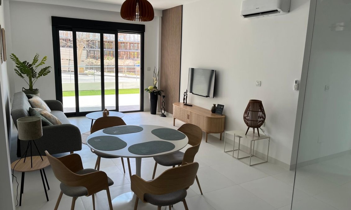 Segunda mano - Apartamento -
San Miguel de Salinas - Inland