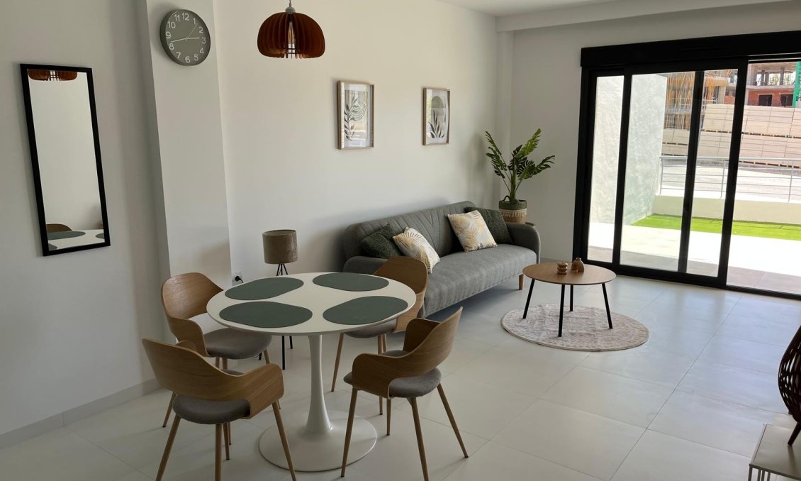 Segunda mano - Apartamento -
San Miguel de Salinas - Inland