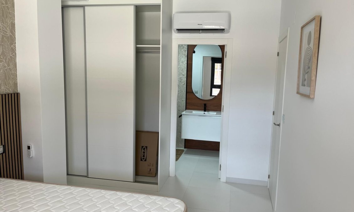 Segunda mano - Apartamento -
San Miguel de Salinas - Inland