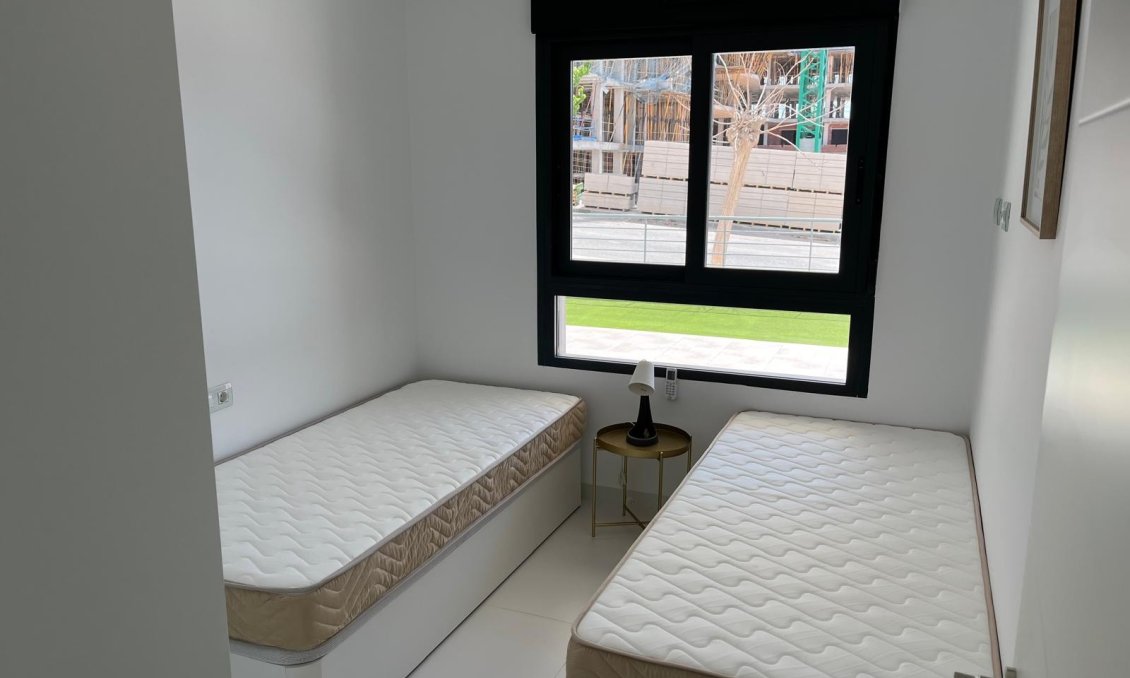 Segunda mano - Apartamento -
San Miguel de Salinas - Inland