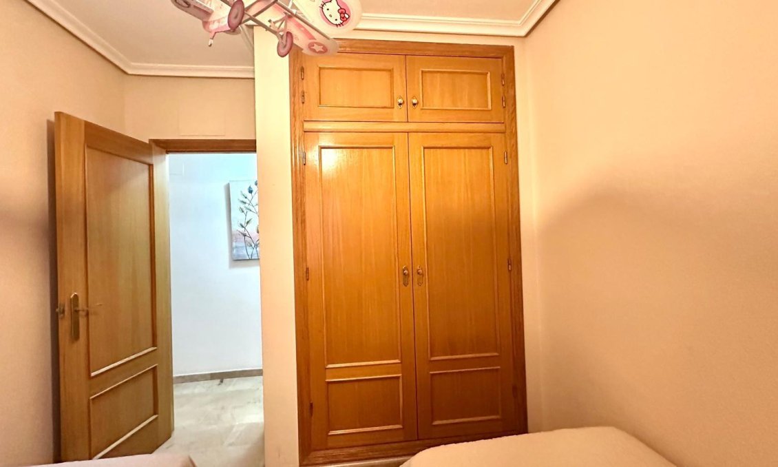 Wiederverkauf - Wohnung -
Torrevieja