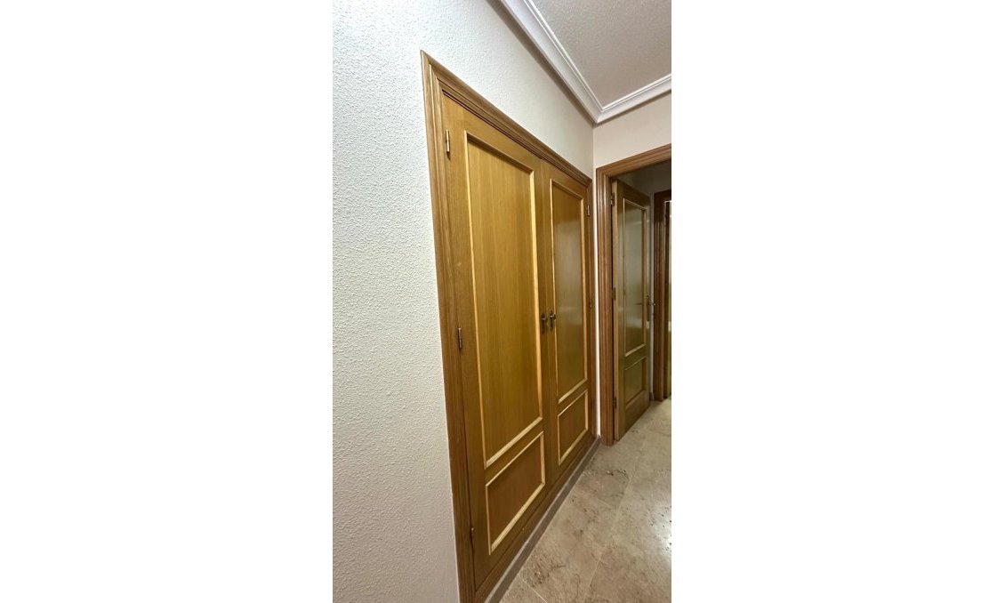 Wiederverkauf - Wohnung -
Torrevieja