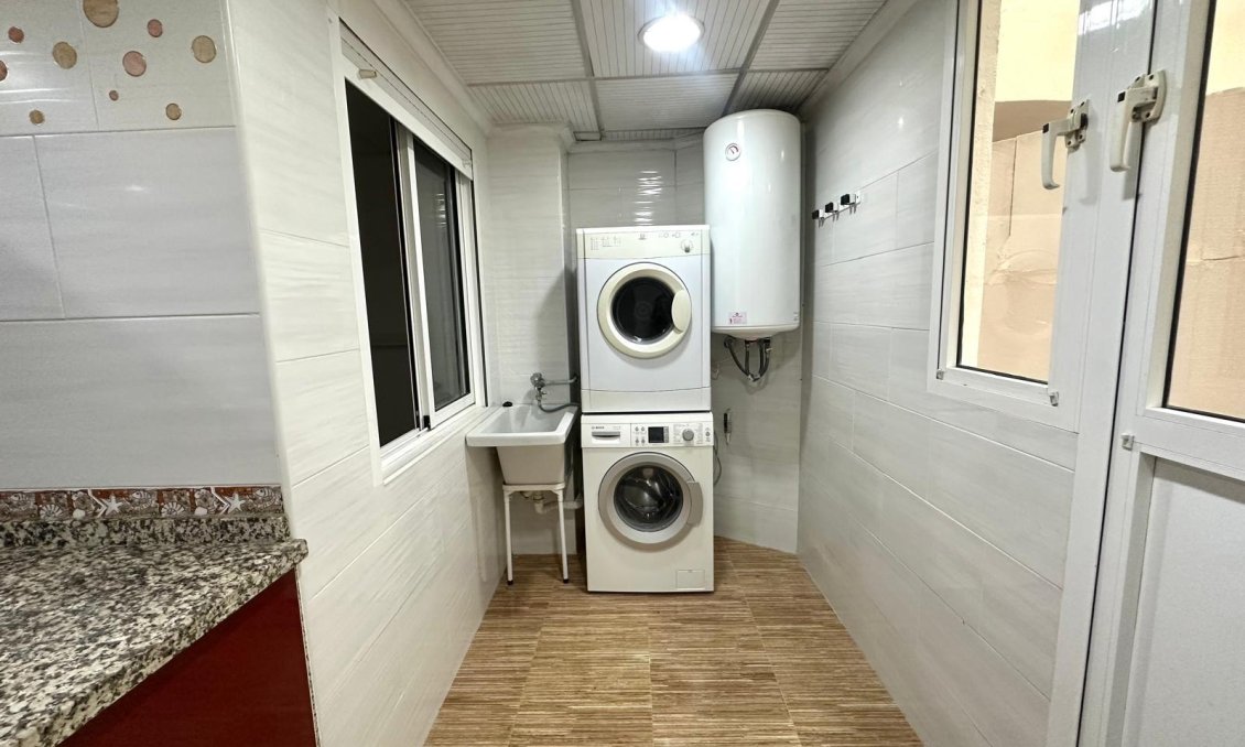 Segunda mano - Apartamento -
Torrevieja - Playa del Cura