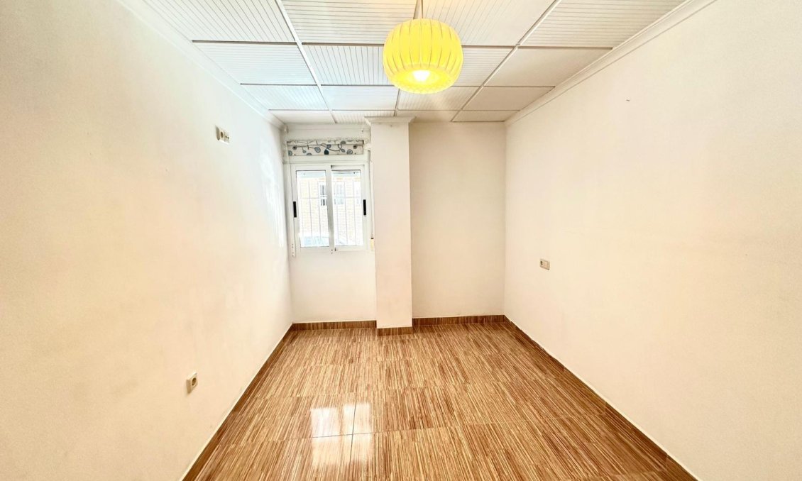 Segunda mano - Apartamento -
Torrevieja - Playa del Cura