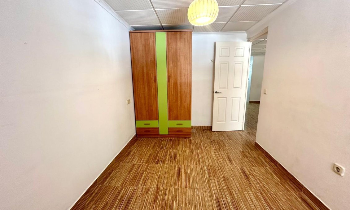 Segunda mano - Apartamento -
Torrevieja - Playa del Cura