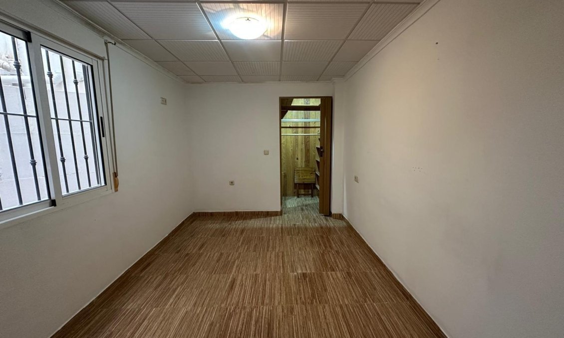 Segunda mano - Apartamento -
Torrevieja - Playa del Cura
