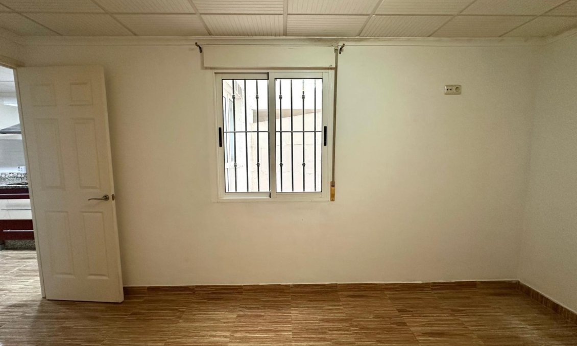 Segunda mano - Apartamento -
Torrevieja - Playa del Cura