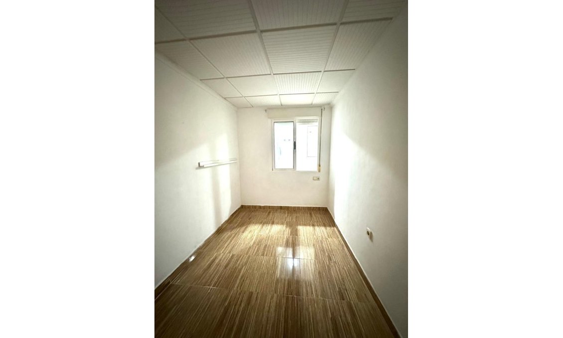Segunda mano - Apartamento -
Torrevieja - Playa del Cura