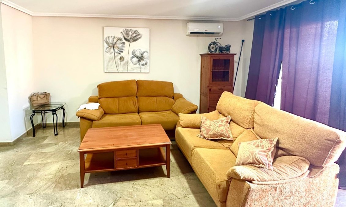 Revânzare - Apartament -
Torrevieja