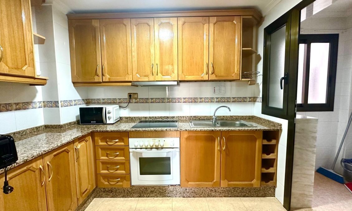 Revânzare - Apartament -
Torrevieja