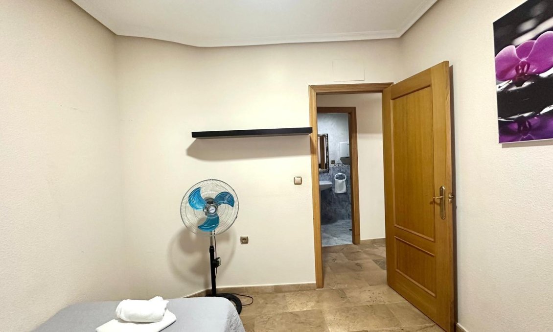 Revânzare - Apartament -
Torrevieja