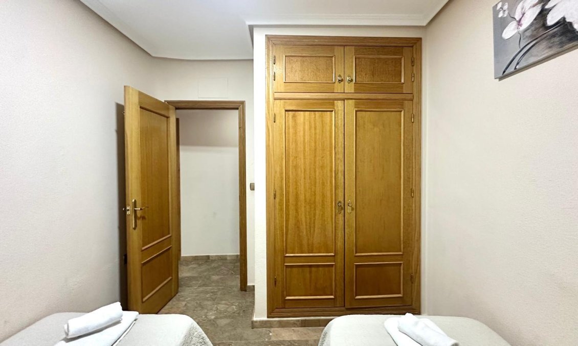 Revânzare - Apartament -
Torrevieja