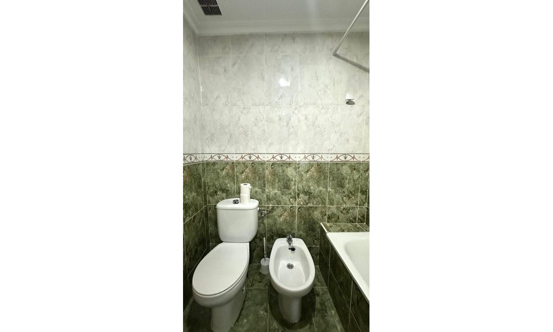 Revânzare - Apartament -
Torrevieja
